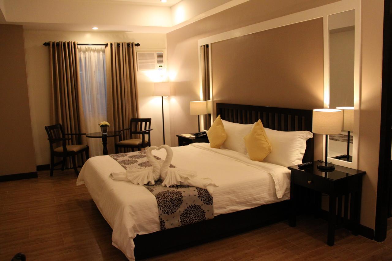 Prime City Resort Hotel Angeles Exteriör bild