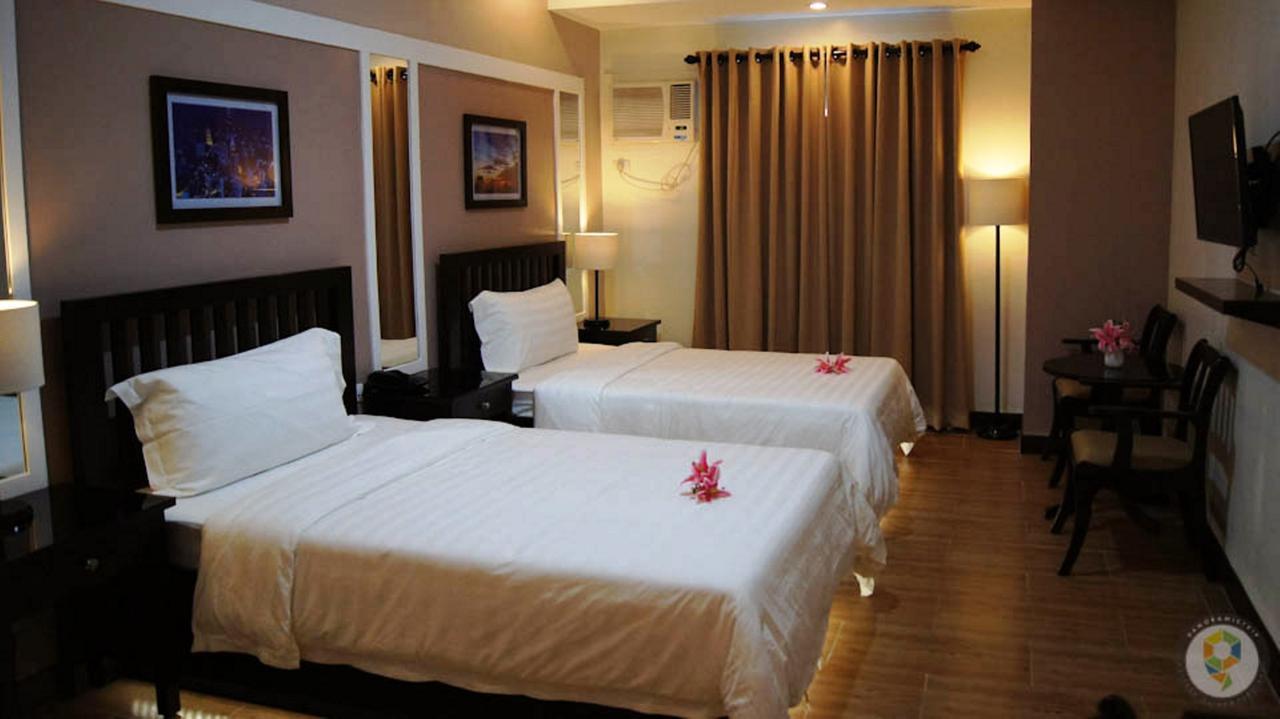 Prime City Resort Hotel Angeles Exteriör bild