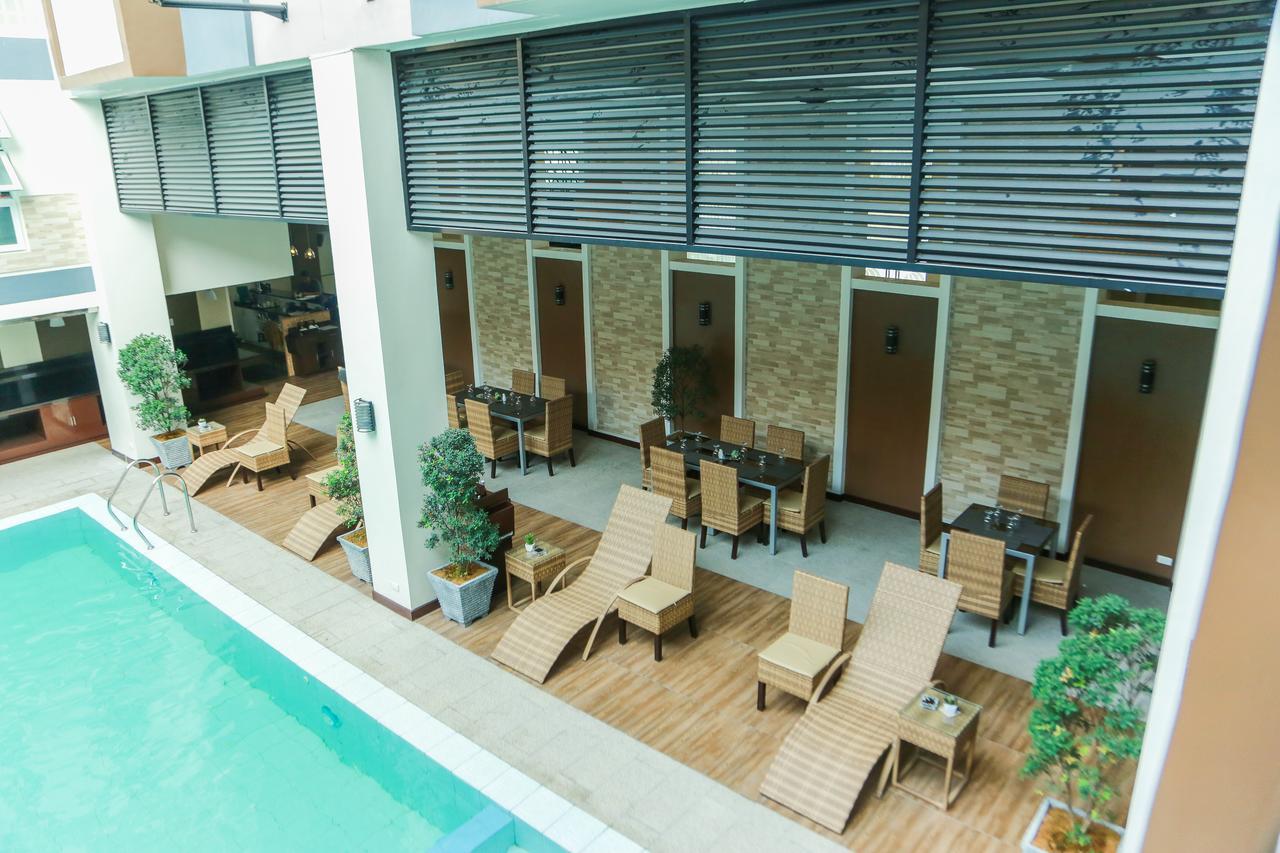 Prime City Resort Hotel Angeles Exteriör bild